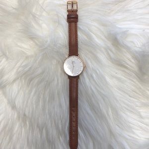 Daniel Wellington tan watch